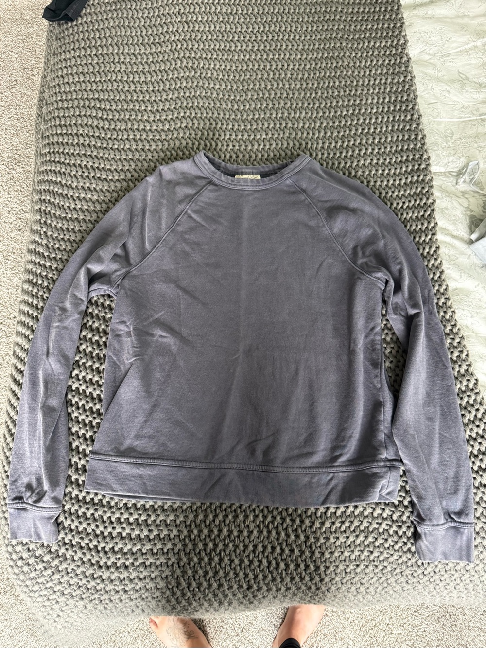 Universal Thread sweater - Picture 1 of 2